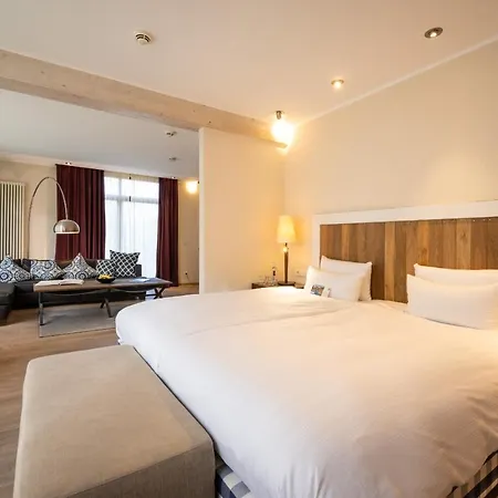 Bollants Im Park, Autograph Collection